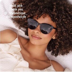 Rachel Zoe Sunglasses for Women on Sale up to 90% Off: Poshmark display picture 1